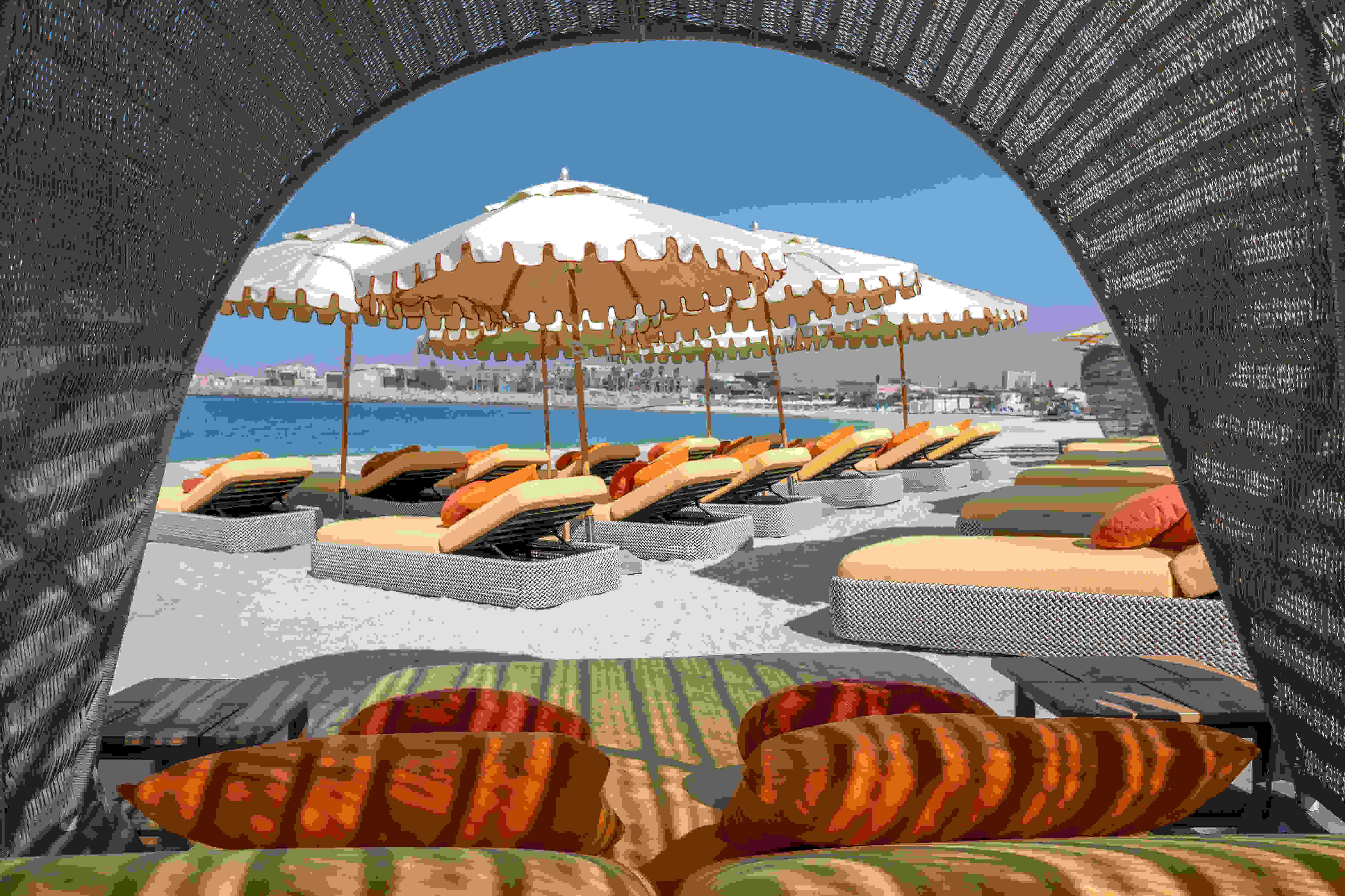 J1 Beach Dubai: Twelve Unique Beach Clubs and Dining Experiences Await